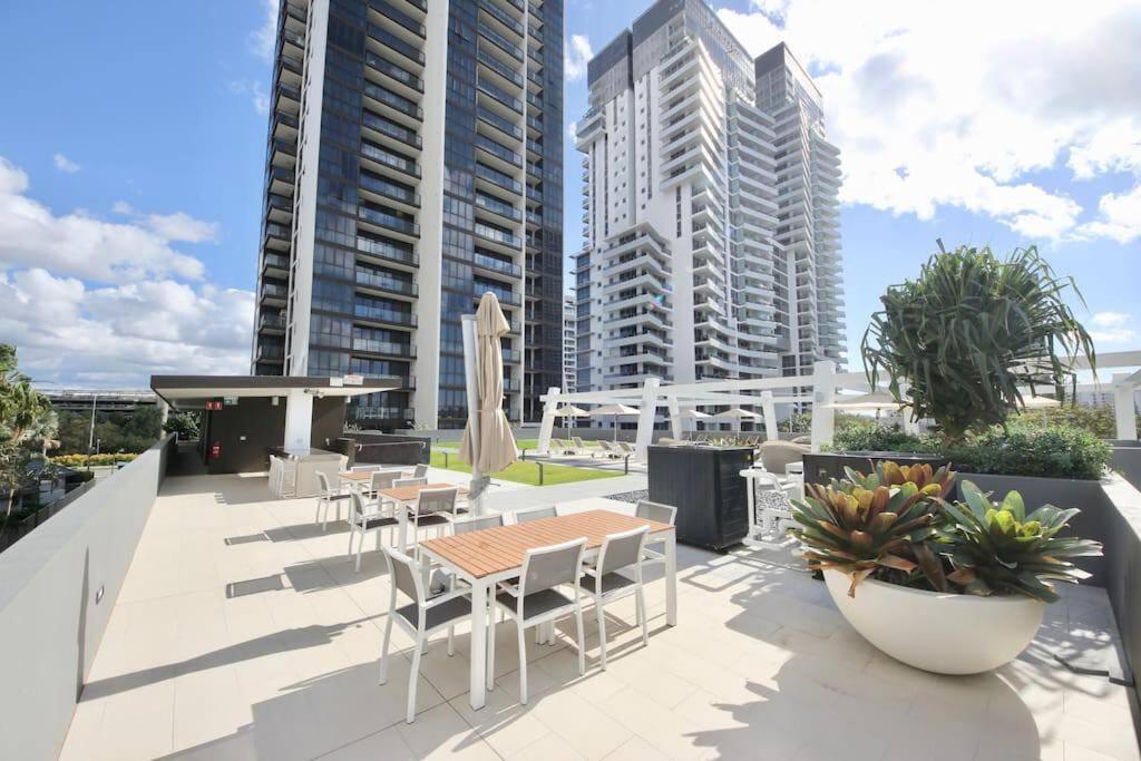 Broadbeach Apartment Level 10 With Beach Views Гоулд Коуст Екстериор снимка
