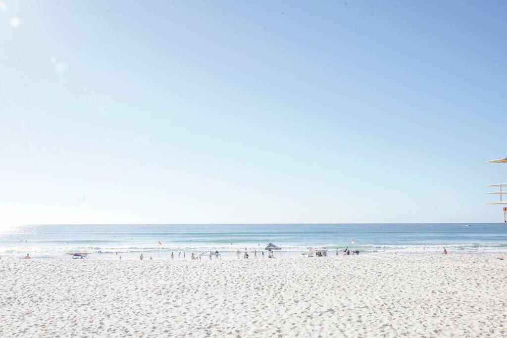Broadbeach Apartment Level 10 With Beach Views Гоулд Коуст Екстериор снимка
